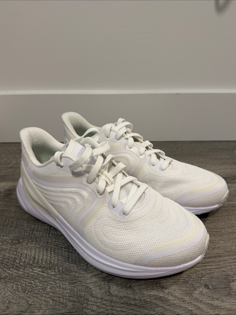 Lululemon Blissfeel Run 2 Running Shoes Triple White Women’s 10 NWOT